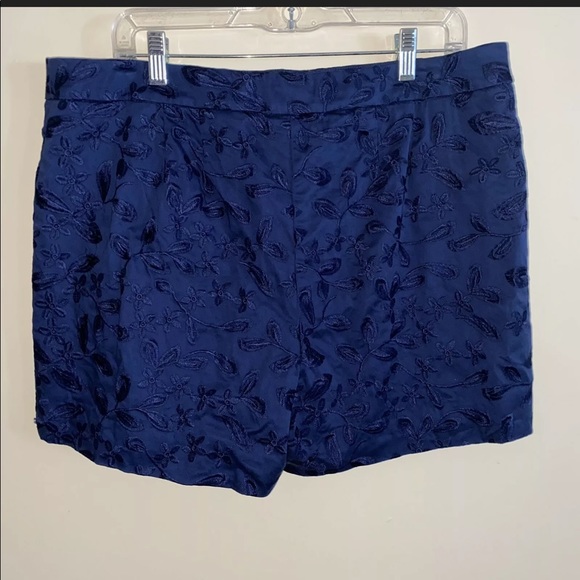 WHITE HOUSE BLACK MARKET Blue Short Embroidered 14 - Picture 3 of 13